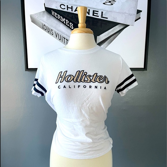 Hollister California T-Shirt - Picture 1 of 3